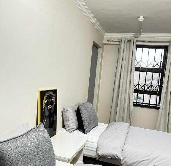 פנסיון Montrose Bnb