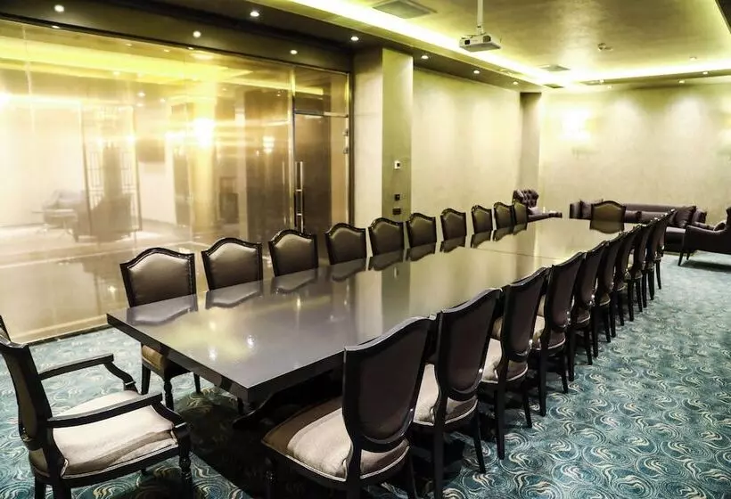 Iris Hotel Baku   Halal