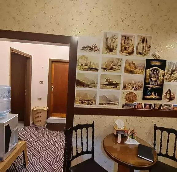 پانسیون Plaza De Petra
