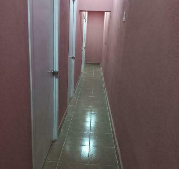 Kapselihotelli Hostal El Bosquecito