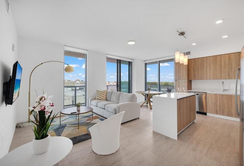 Quadro Design District By Vesper