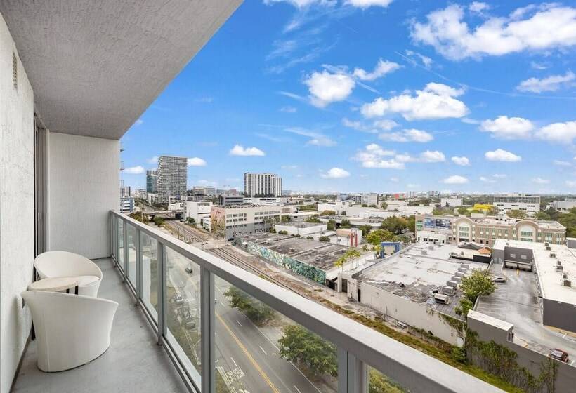 Quadro Design District By Vesper