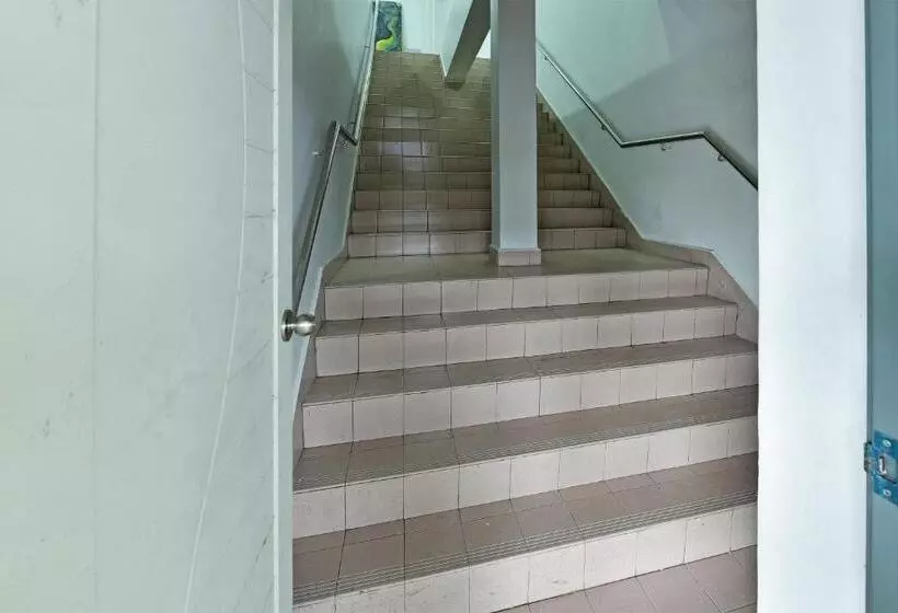 Hotelli Oyo 90626  Ezzyhome Johor Jaya