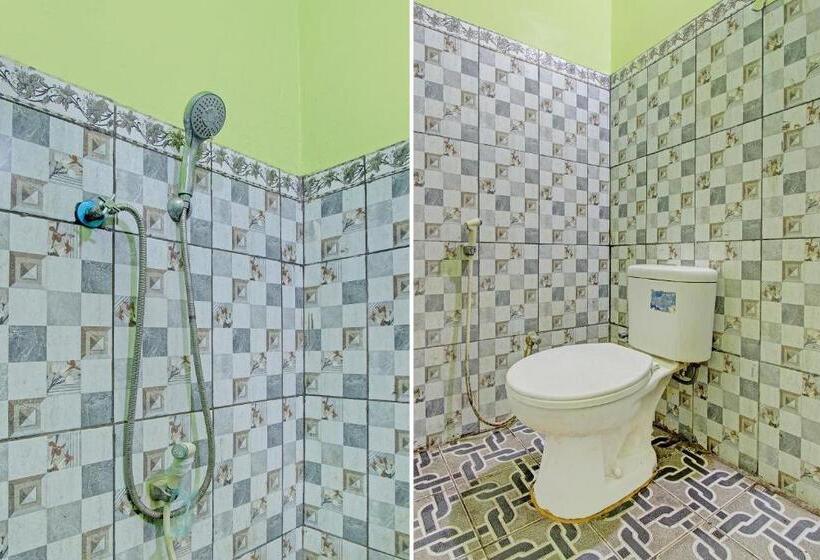 هتل Oyo 92467 Cahyo Kost 1