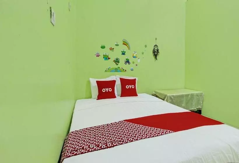 هتل Oyo 92467 Cahyo Kost 1