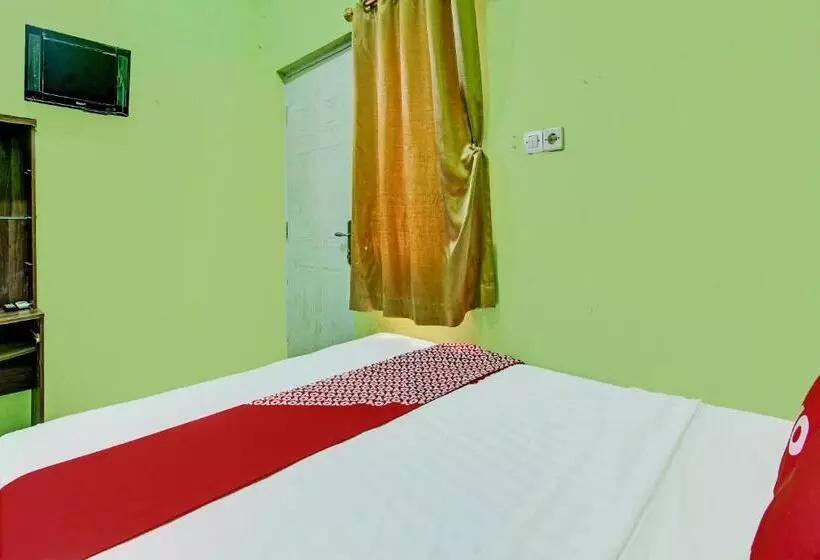 هتل Oyo 92467 Cahyo Kost 1