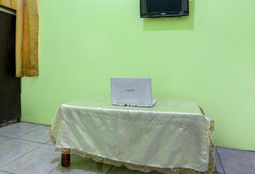 هتل Oyo 92467 Cahyo Kost 1