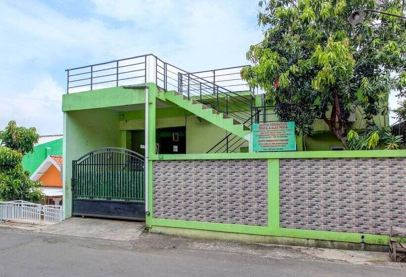 هتل Oyo 92467 Cahyo Kost 1