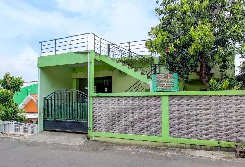 هتل Oyo 92467 Cahyo Kost 1