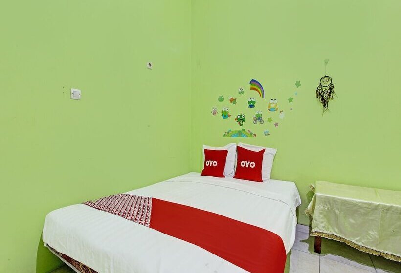 هتل Oyo 92467 Cahyo Kost 1