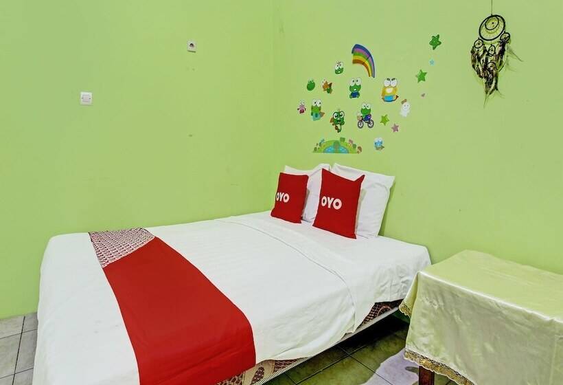 هتل Oyo 92467 Cahyo Kost 1