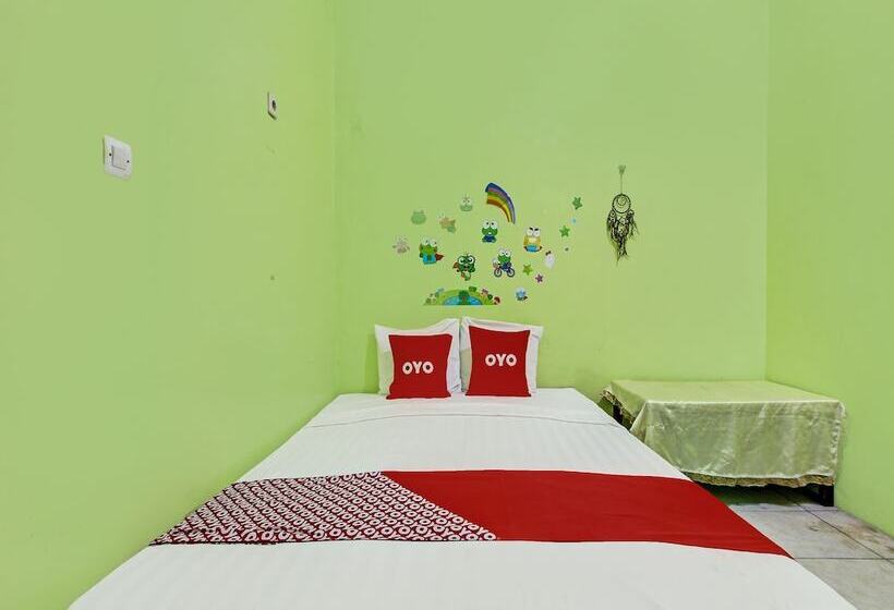 هتل Oyo 92467 Cahyo Kost 1