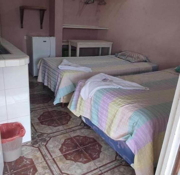 پانسیون Hostal Doña Gladys