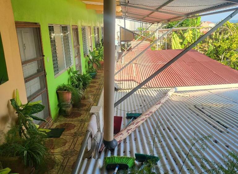 پانسیون Hostal Doña Gladys