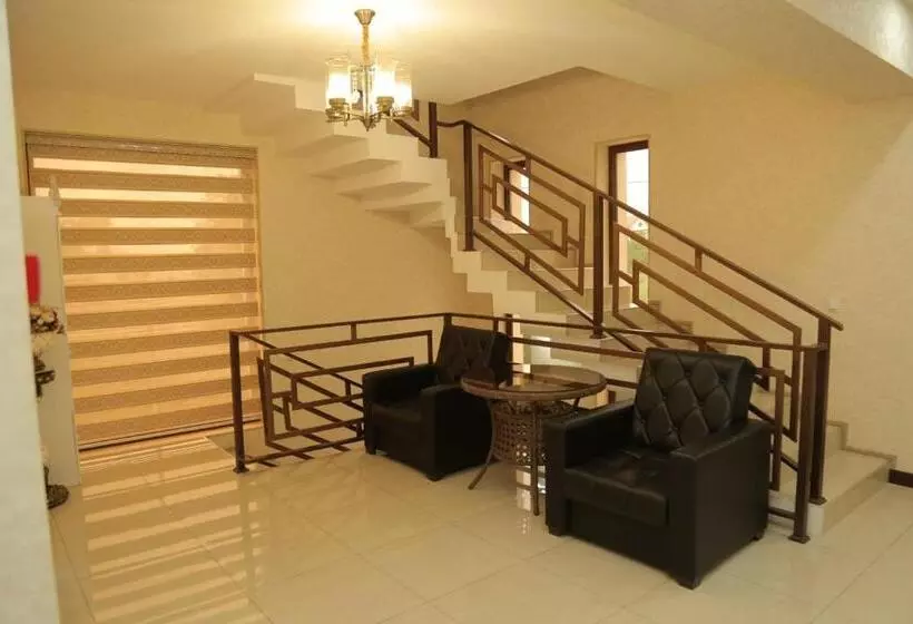 Premium Hotel 777