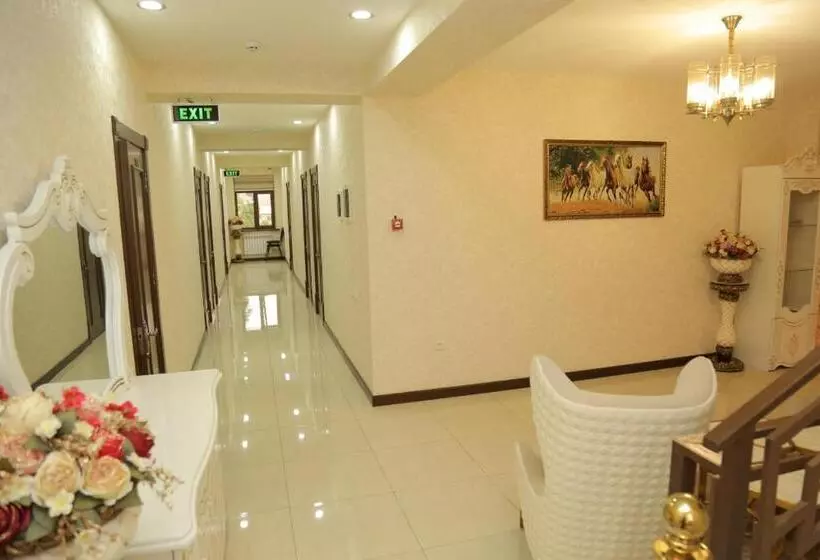 Premium Hotel 777