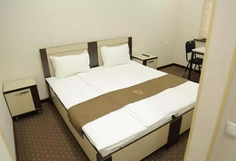 Premium Hotel 777