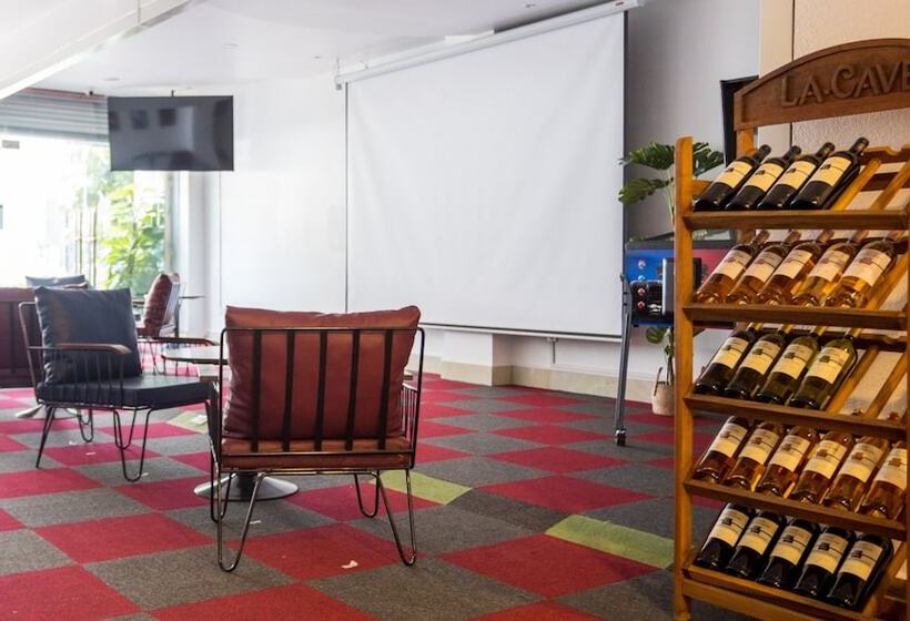 Times Hotel At Bassac Lane