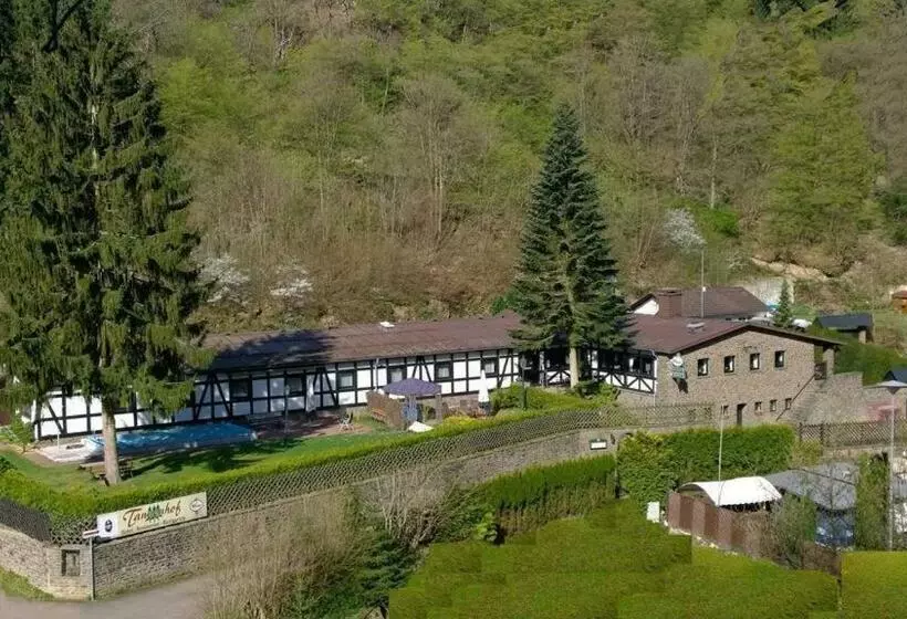 Retkeilymaja Restaurant Tannenhof