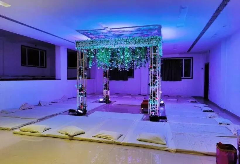 Hotelli Emperor Paradise