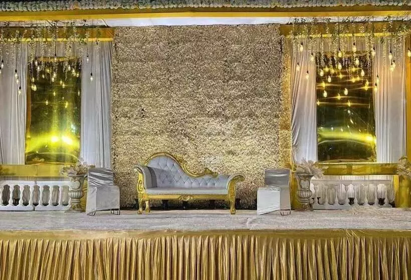Hotelli Emperor Paradise