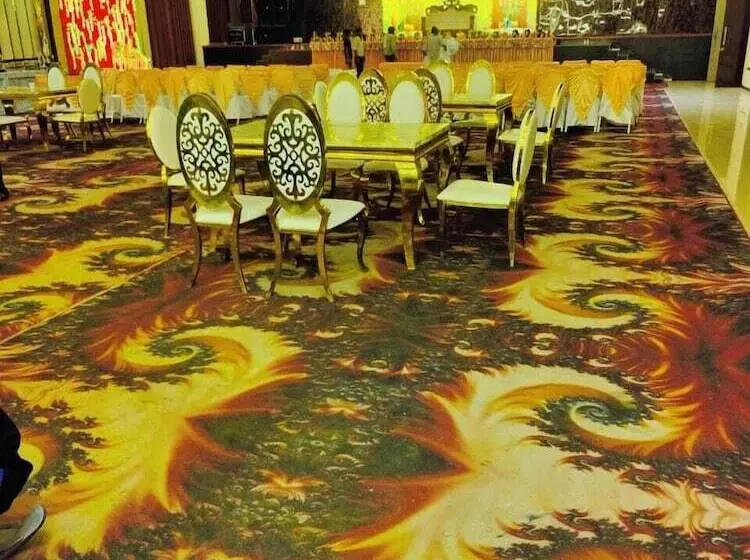 Hotelli Emperor Paradise