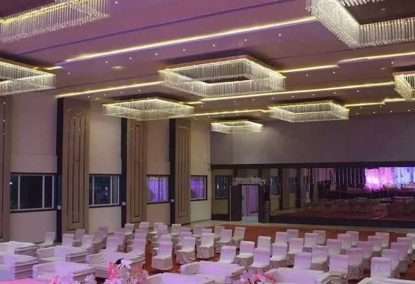 Hotelli Emperor Paradise