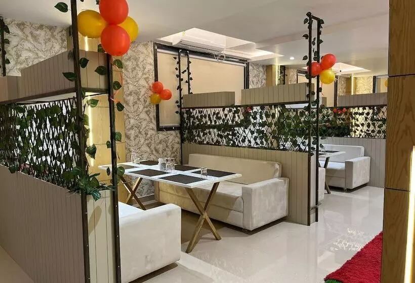 Hotelli Emperor Paradise
