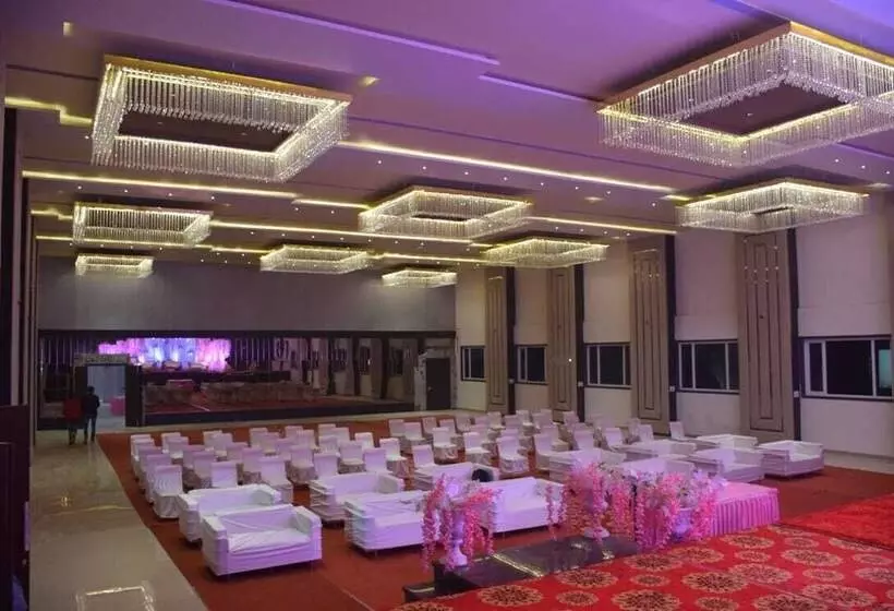 Hotelli Emperor Paradise