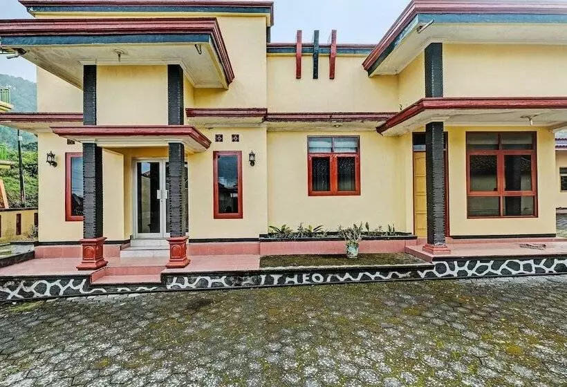 ホテル Oyo 92406  Renata 1