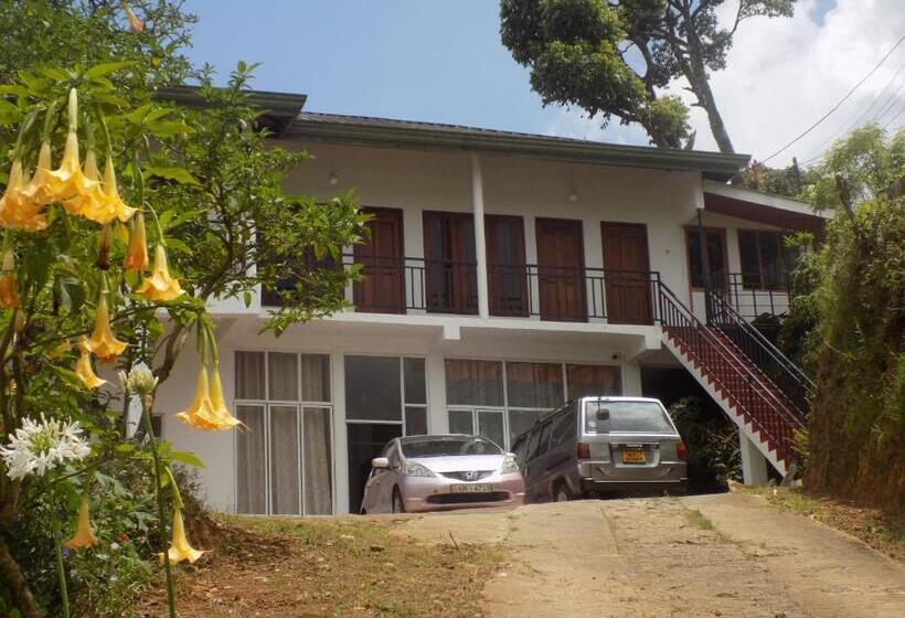 פנסיון Kadalla Cottage