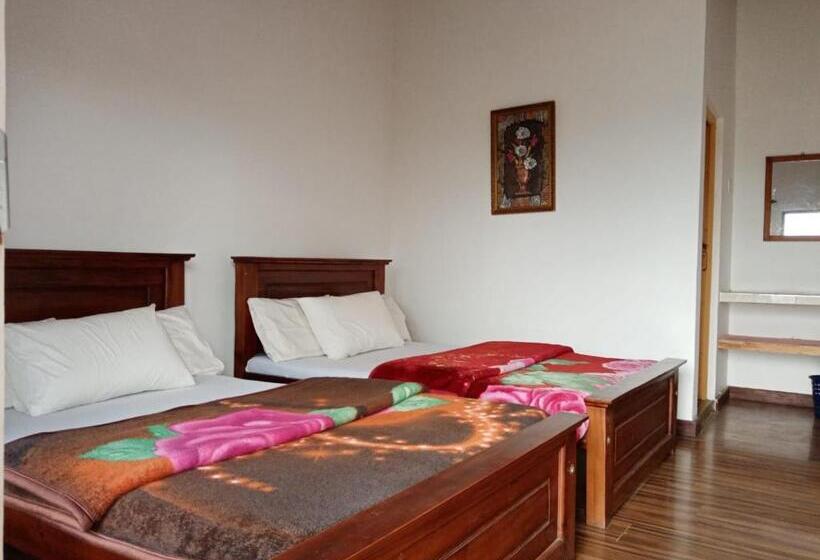 פנסיון Kadalla Cottage