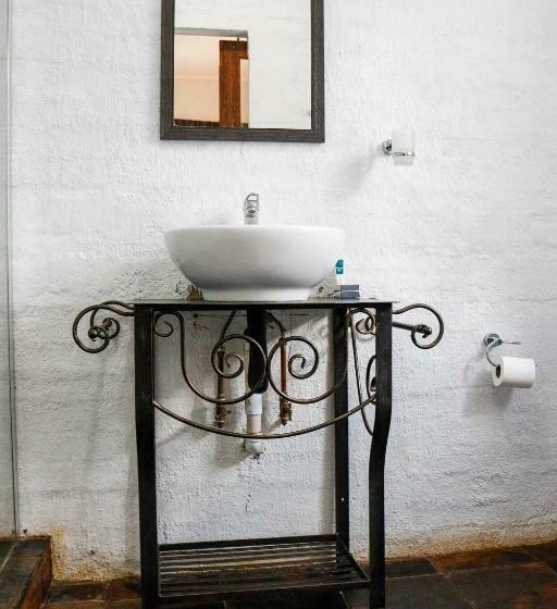 پانسیون Pluvia Guest House