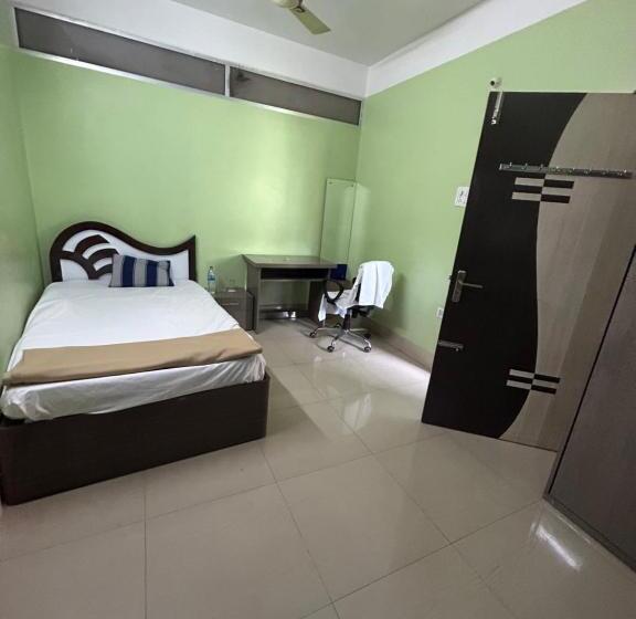 پانسیون Roop Amrit Guest House