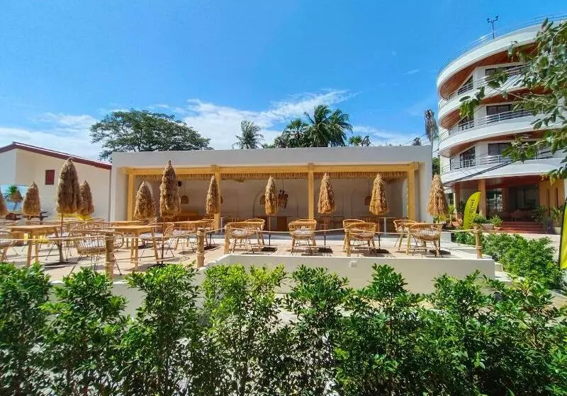 Hotelli Smile Samui Chaweng Beach Front Resort