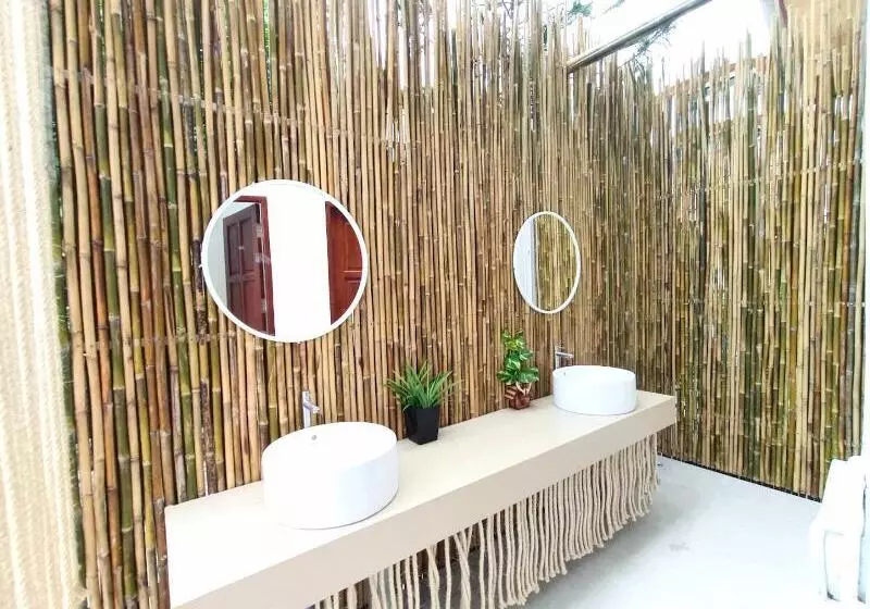 Hotelli Smile Samui Chaweng Beach Front Resort