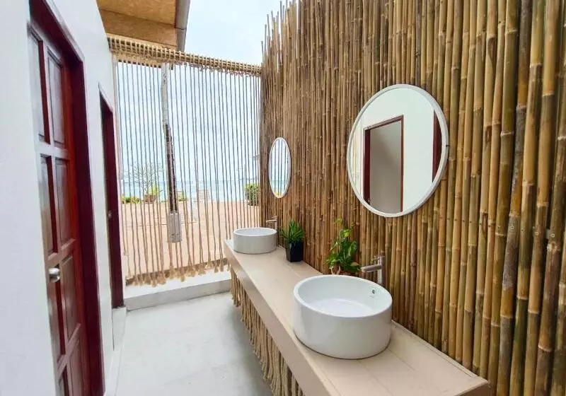 Hotelli Smile Samui Chaweng Beach Front Resort