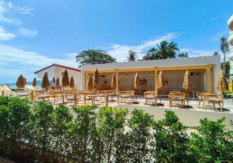 בית מלון כפרי Smile Samui Chaweng Beach Front Resort