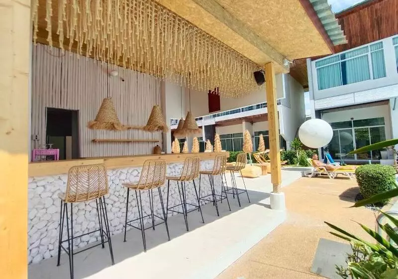 Hotelli Smile Samui Chaweng Beach Front Resort