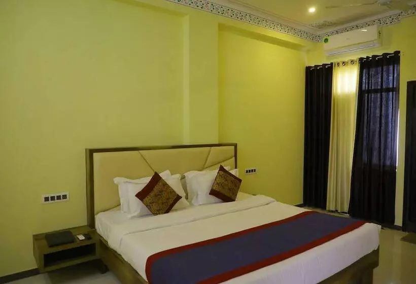 Hotelli Shiv Ashray Resort