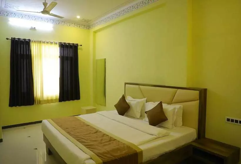 Hotelli Shiv Ashray Resort