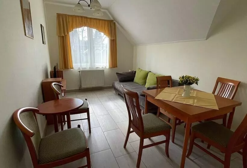 Aamiaismajoitus (B&B) Tölgyfa Panzió