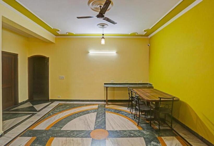 Hotel Oyo Flagship 81046 Royal Retreat