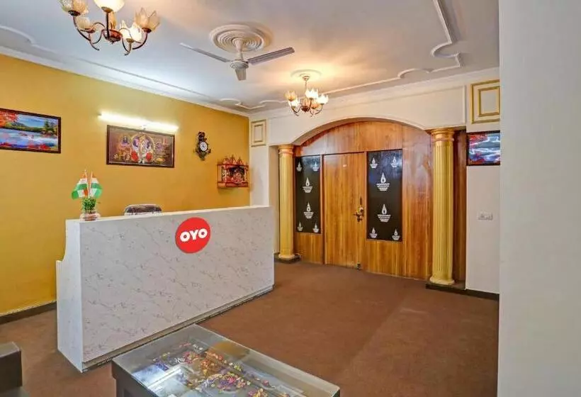 Hotelli Oyo Flagship 81046 Royal Retreat