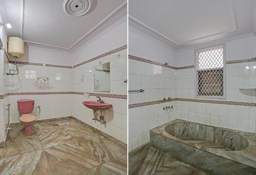 Hotel Oyo Flagship 81046 Royal Retreat