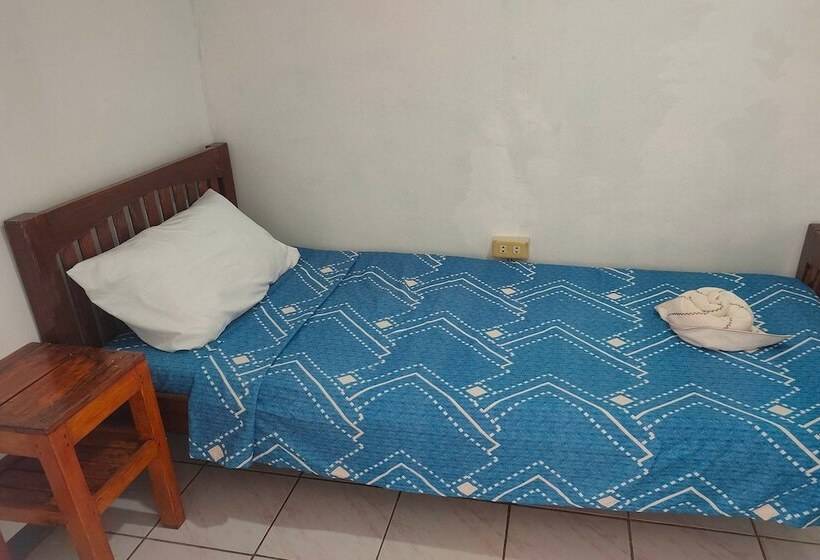 פנסיון Istroberi Inn Palawan Near Airport