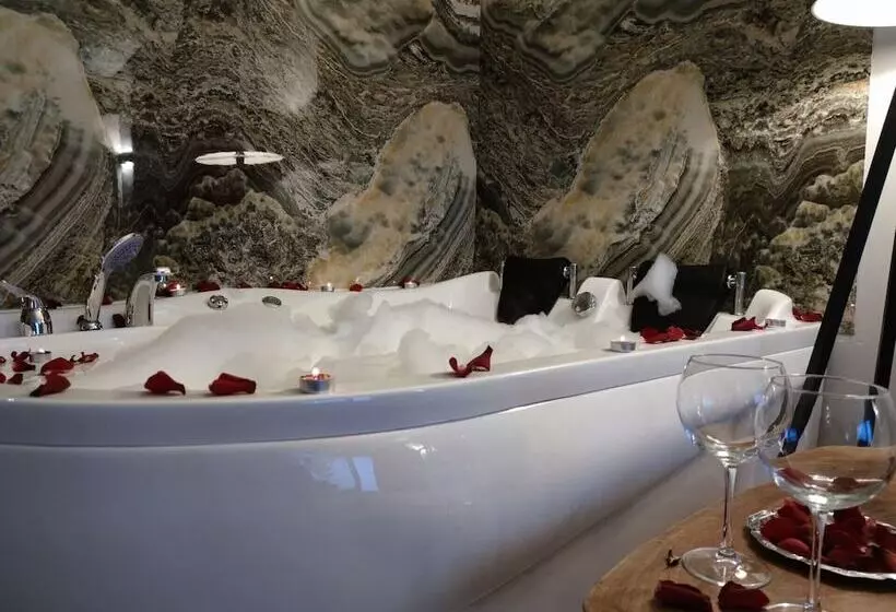 ホテル Olen Uskudar