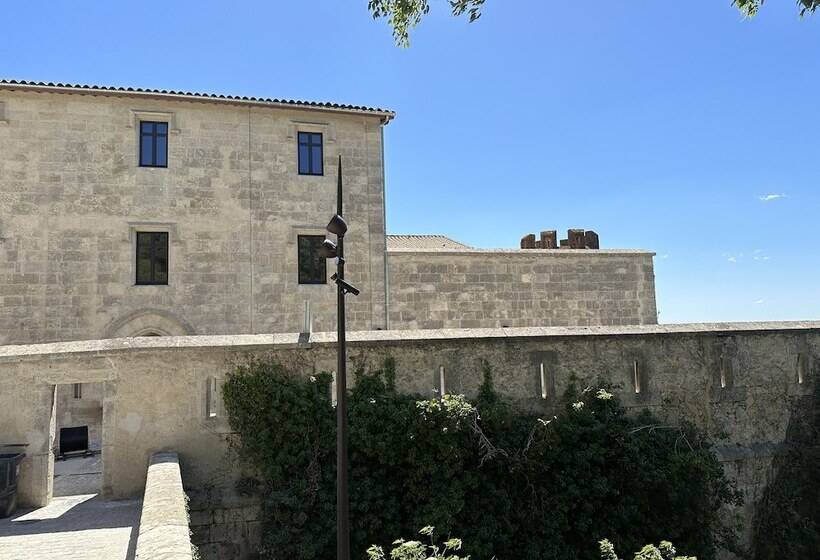 هتل Hôtel La Prison