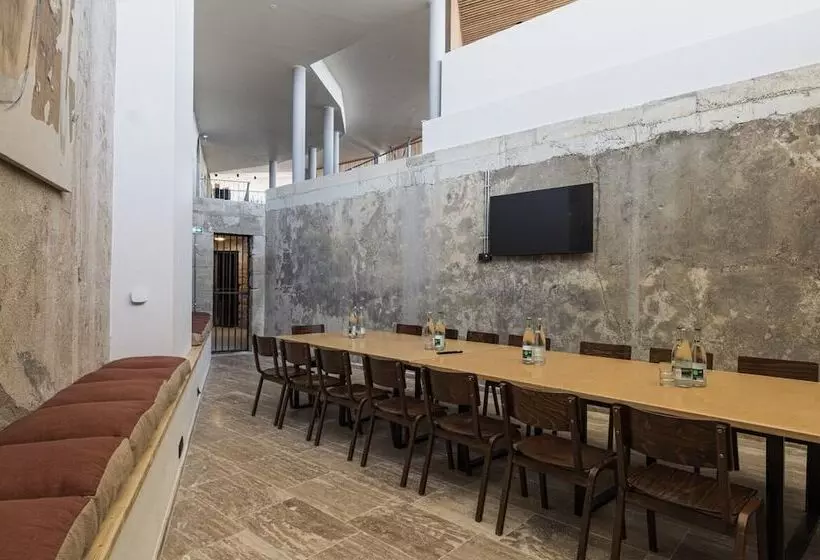 ホテル Hôtel La Prison