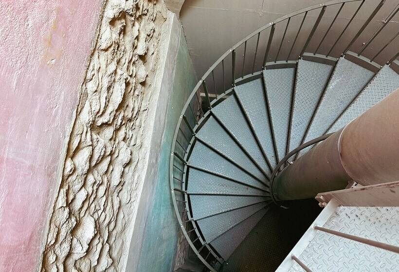 هتل Hôtel La Prison